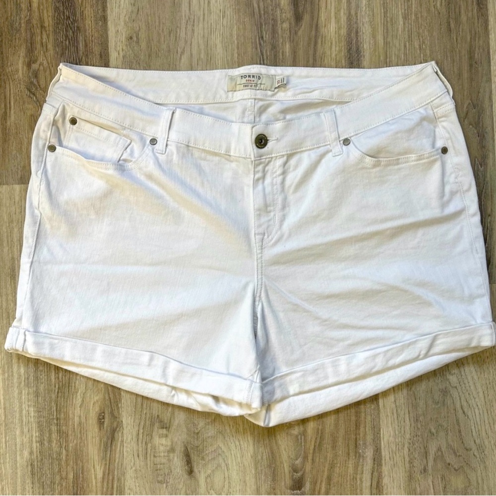 TORRID White Denim Cuff Shorts (XL-XXL)